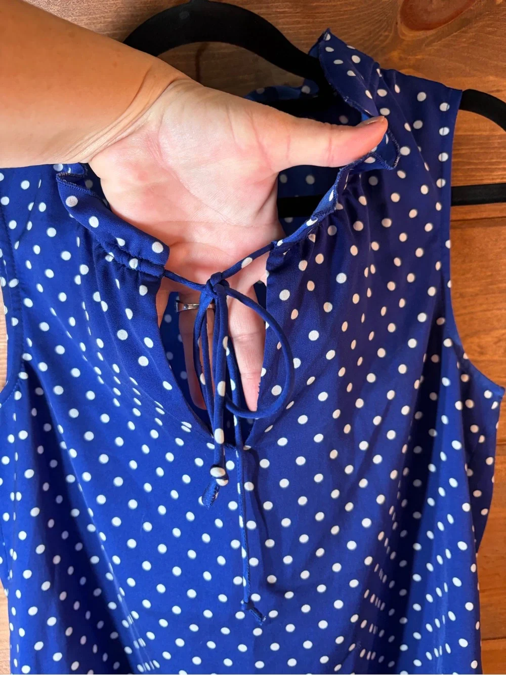 J. Crew Blue Polka Dot Sleeveless Tank Top Size XS or Small 💕💙